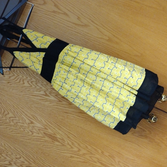 XOXO Dresses & Skirts - Beautiful Teen/Ladies Yellow/ Black Flower Sundress sz 5 / 6 By Xoxo